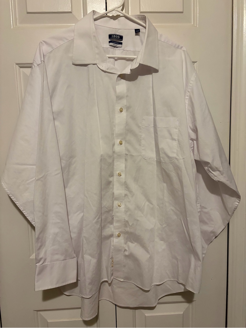 Izod White Long-Sleeve Button Dress Shirt with Chest Pocket